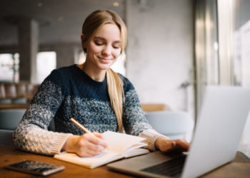 Pengen Dapat Uang dari Menulis? Segera Simak Tips Berikut!