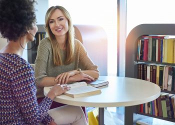 Mau Punya Banyak Teman dan Relasi? Yuk Upgrade Diri Dengan 7 Tips Cara Sosialisasi Ini!