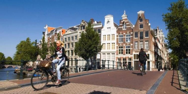 Kuliah Di Luar Negeri Dengan Beasiswa StuNed, Raih Gelar S2 Di Belanda