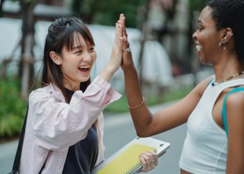 Cara Memilih Teman Kuliah